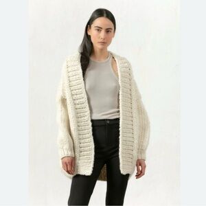 Elegant Cream Knit Cardigan